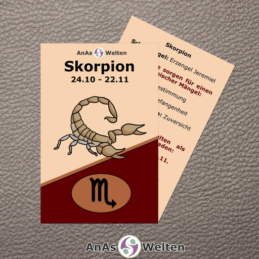 Das Bild zeigt die Sternzeichen Karte Skorpion von AnAs Welten. Die Vorderseite ist mit einer Zeichnung eines Skorpions, dem Sternzeichensymbol und dem Text „Skorpion 24.10 - 22.11“ versehen. Auf der Rückseite steht ein Infotext zu dem Sternzeichen.